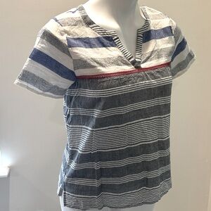 THML tunic style top. Red embroidery accent. XS, 100% cotton.